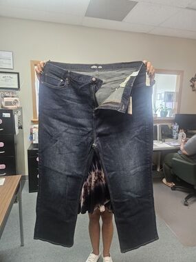 Old Navy Men's Relaxed Jeans in Dark Blue Denim